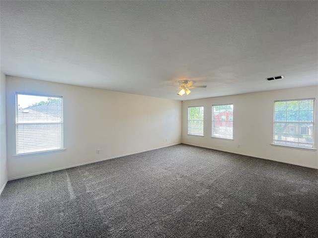 Building Photo - 2323 Dogwood Dr