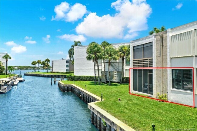Building Photo - 1950 SW Palm City Rd
