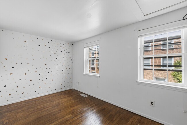 Building Photo - 316 W Wildey St