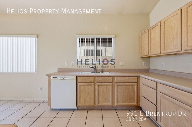 Building Photo - 991 E Brentrup Dr