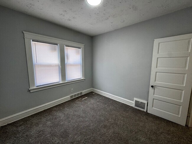 Building Photo - 386 E 152nd St