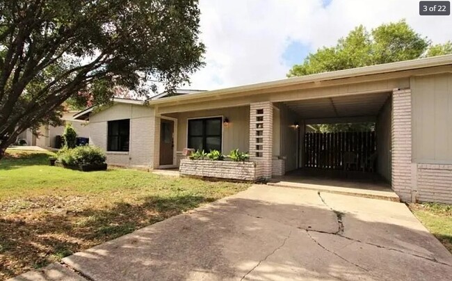 Building Photo - 334 Senova Dr