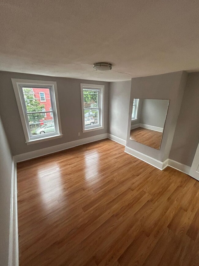 Primary Photo - 622 Lamberton St