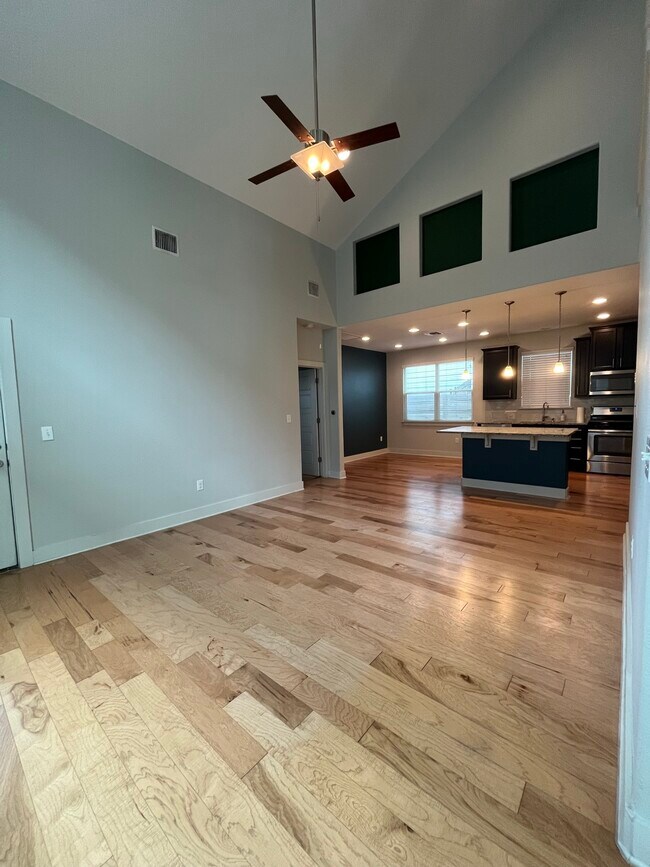 Building Photo - 2301 Capulet St