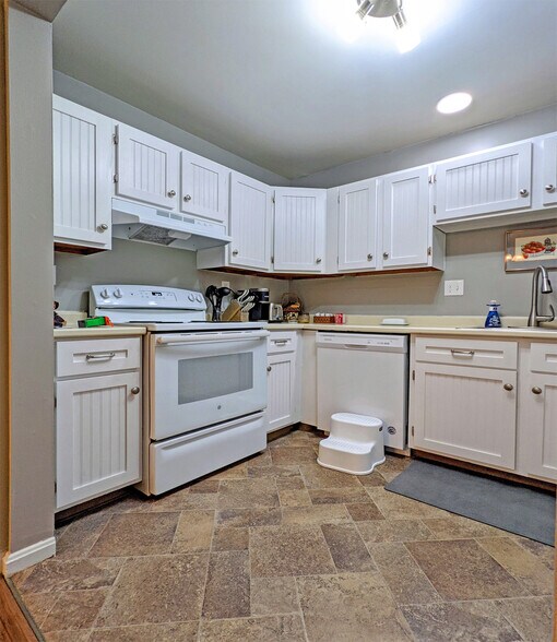 Building Photo - 58 Branch Tpke