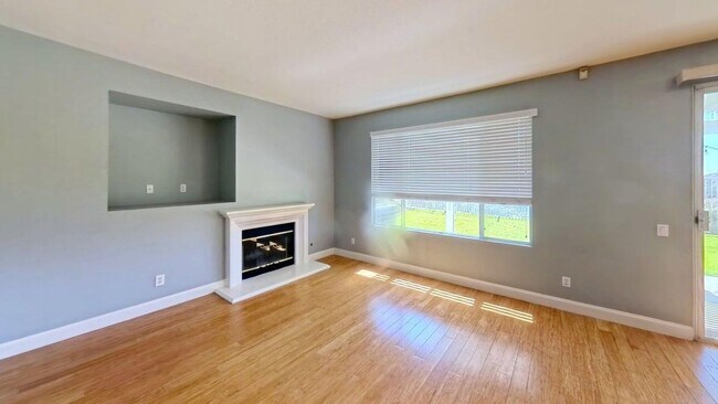 Building Photo - 526 Wrightwood Rd