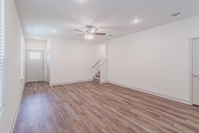 Building Photo - 7411 Gramercy Way