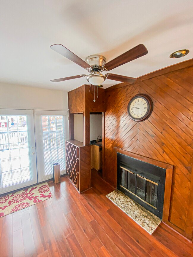 Fire Place and Wet Bar - 505 N Rodney St
