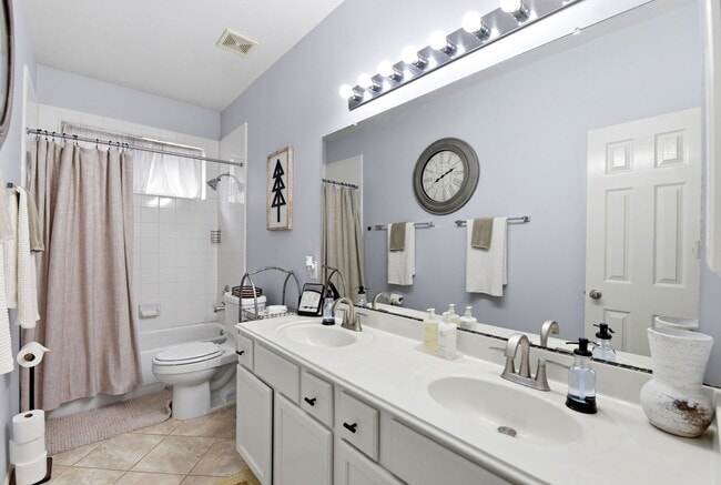 Building Photo - 2105 Mossy Trail Dr