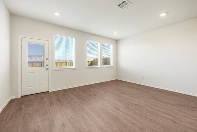 Building Photo - 313 Tall Cedar Wy