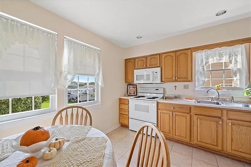 Building Photo - 103 Paddock Ln