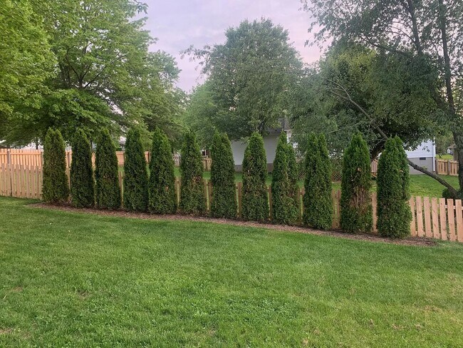 Building Photo - 2242 Stonewood Ln