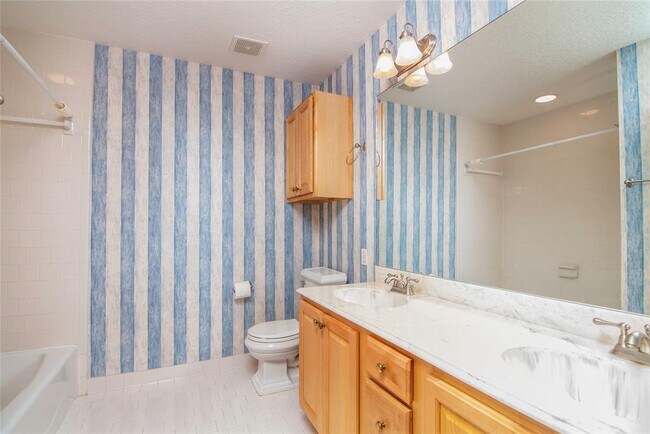 Building Photo - 12979 Trail Hollow Dr
