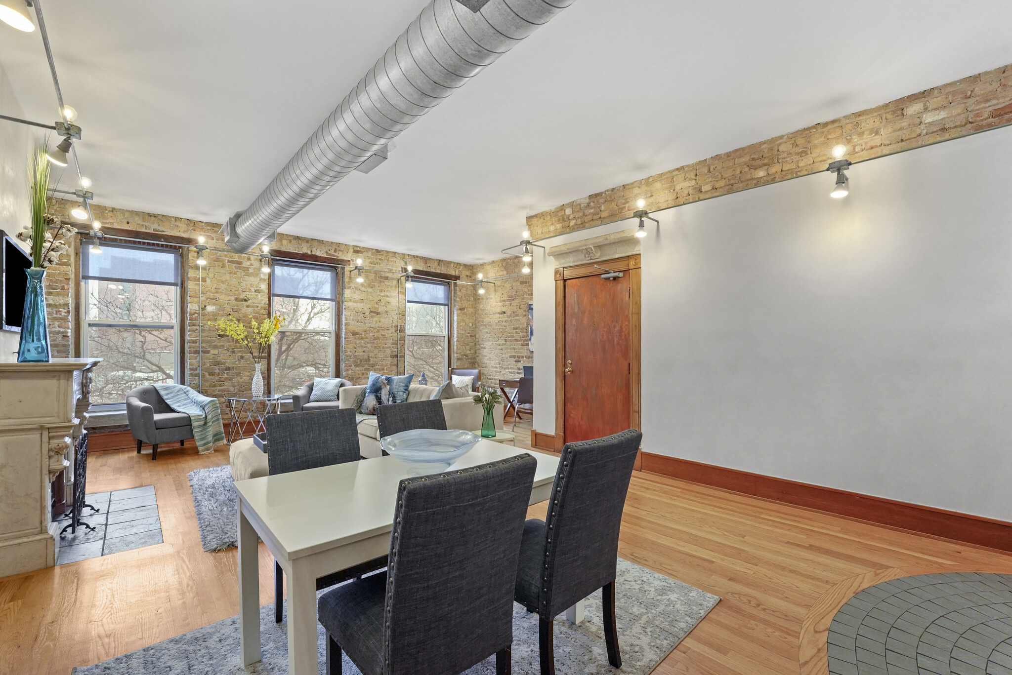 Building Photo - 1338 W Madison St