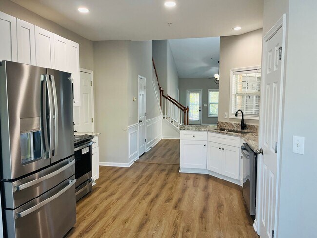 Building Photo - Wow! Check out this charming 3 bedroom 2.5...