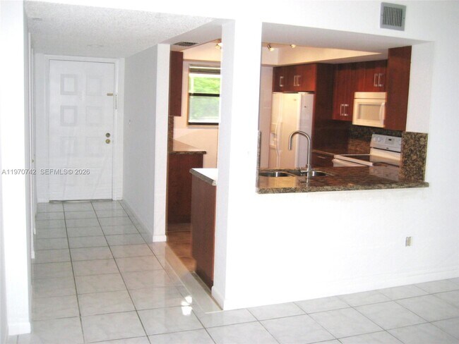 Building Photo - 16051 Blatt Blvd