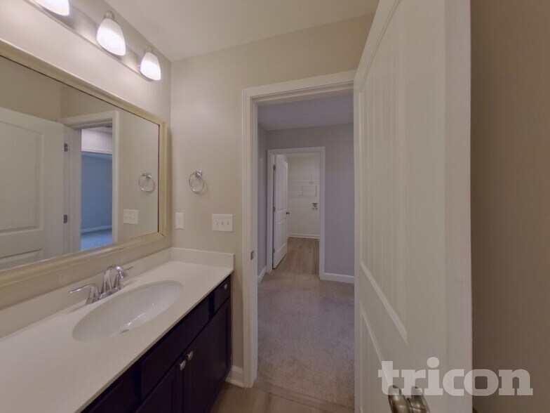 Building Photo - 1138 Bergenfield Ln