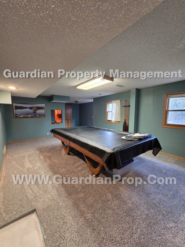 Building Photo - Coming Soon! Large Single-Family Home in Crystal, Owner suite W/ private balcony. 2nd deck and wa...