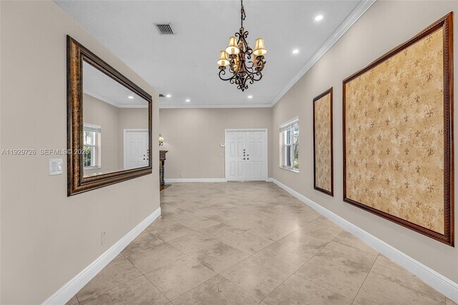 Building Photo - 949 Tanglewood Cir