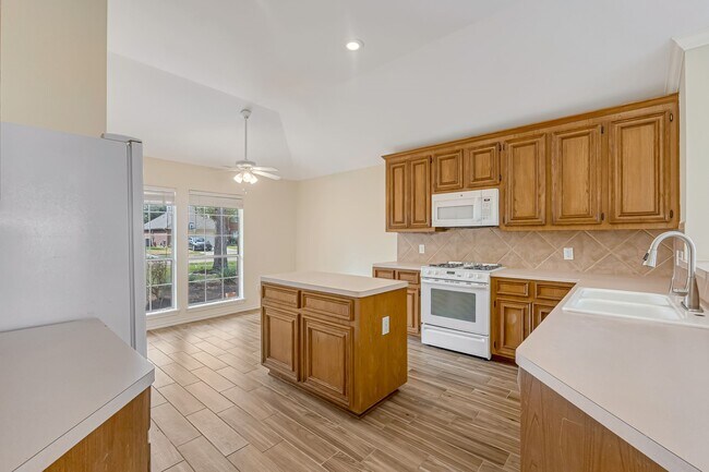 Building Photo - 21930 Bronze Leaf Dr