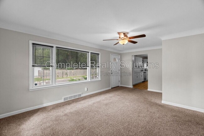 Building Photo - 201 Sadonia Ave