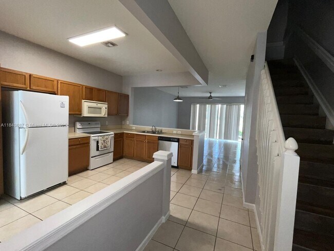 Building Photo - 1093 Woodfield Rd