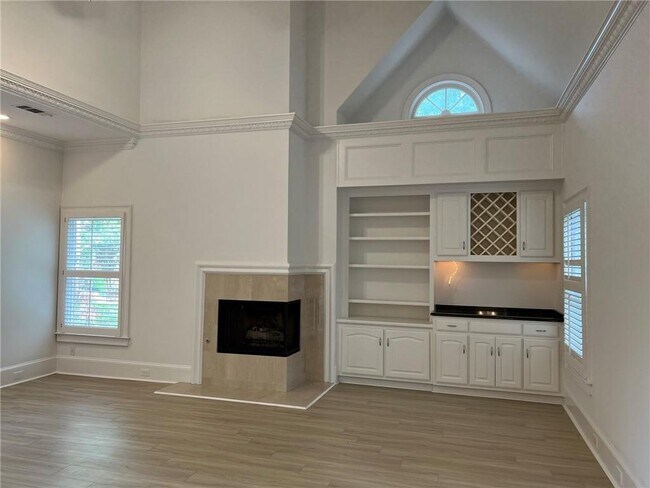 Building Photo - 4608 Chattahoochee Crossing SE