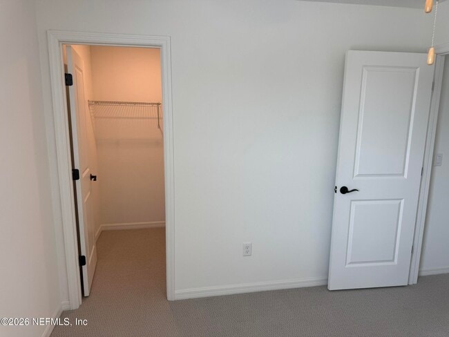 Building Photo - 236 Hawthorn Pk Cir