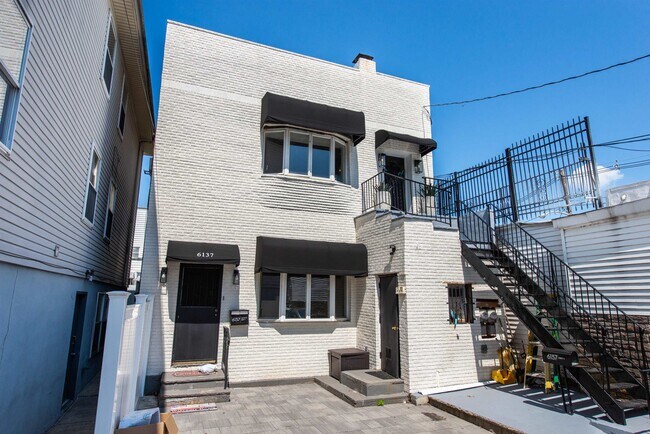 Building Photo - 6137 Adams St
