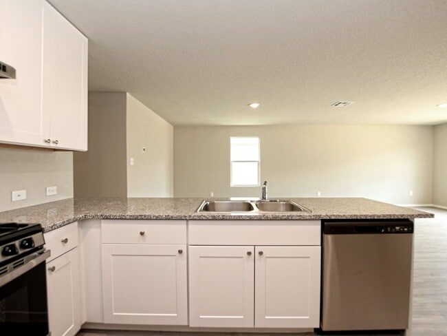Building Photo - 4 BR /2 BA - 1667 SF Home in Hidden Trails...
