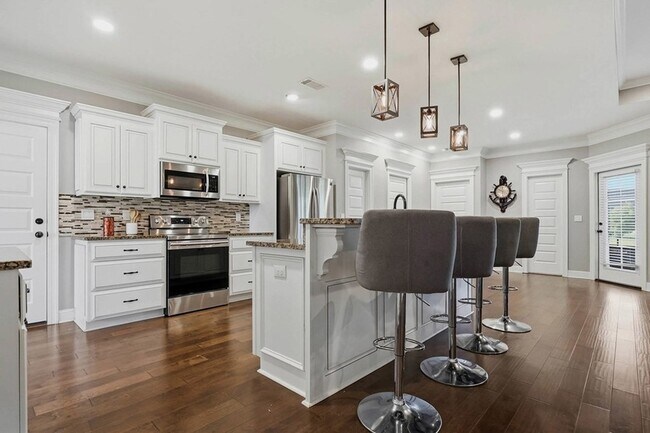 Building Photo - 128 Thistledown Dr