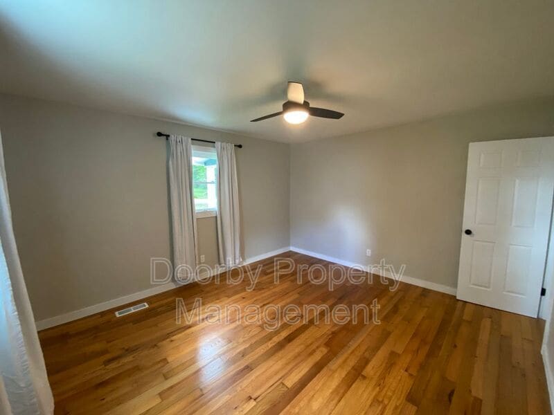 Building Photo - 318 Williams Dr