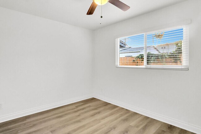 Building Photo - Diamond St Units