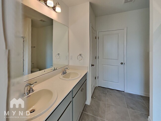 Building Photo - 6975 Faben Ln