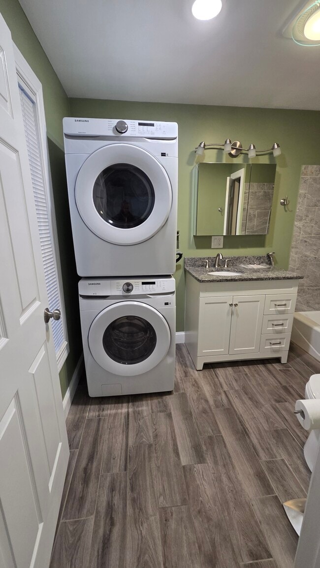 Building Photo - 241 Jackson Ave