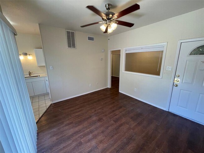 Building Photo - 6809 West Gate Blvd