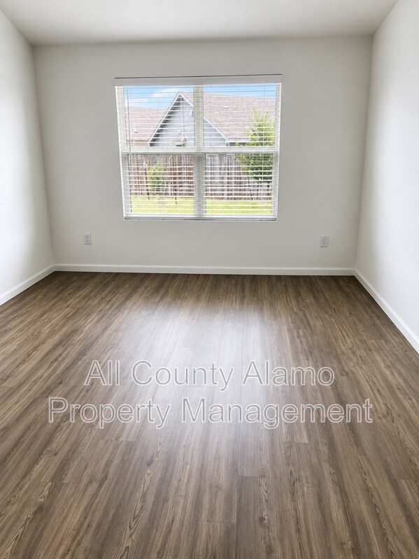 Building Photo - 4327 Southton Loch