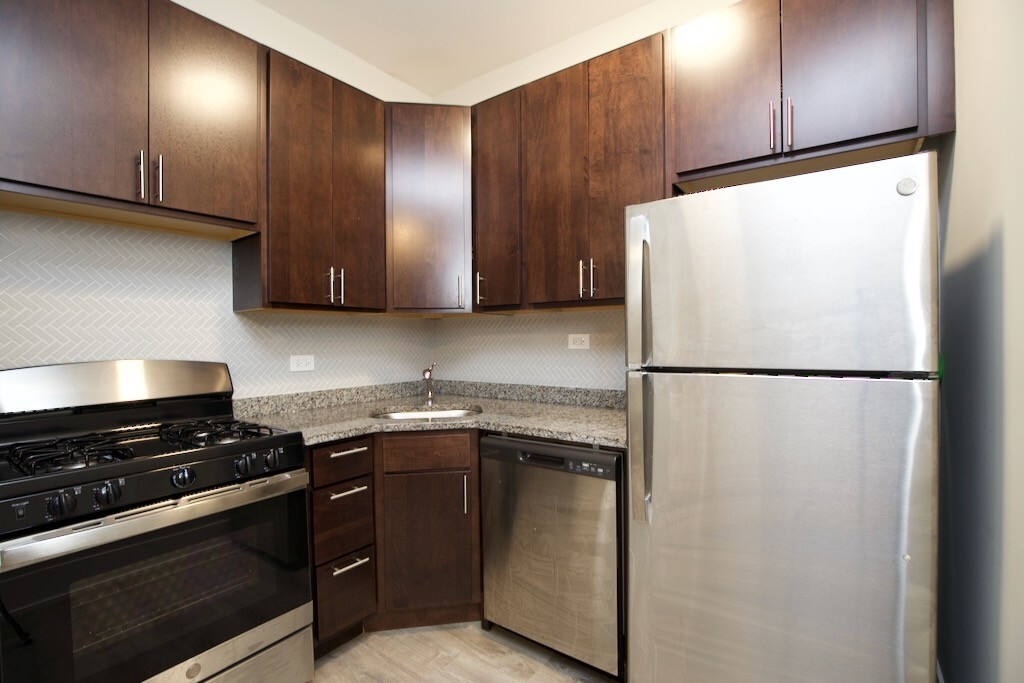 Building Photo - 4828 N Damen Ave
