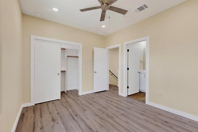 Building Photo - 6909 Wentworth Dr