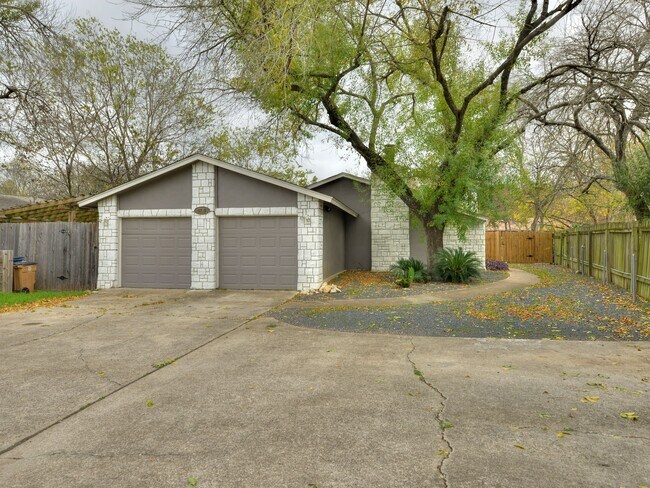 Building Photo - 6715 West Gate Blvd