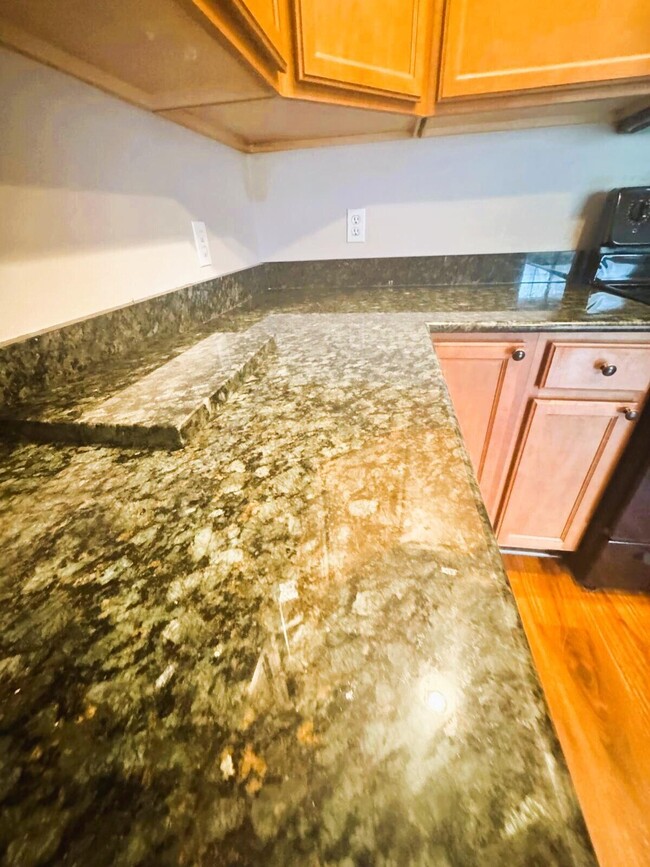 Building Photo - 6979 Pebble Creek Woods Dr