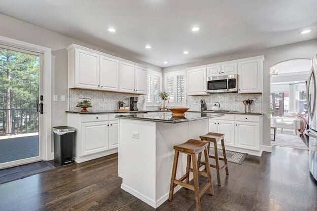 Building Photo - 15585 Timberside Ct