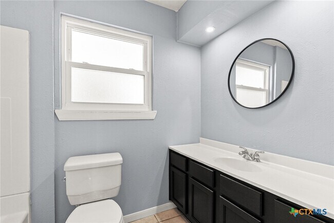 Building Photo - 1513 Westover Dr