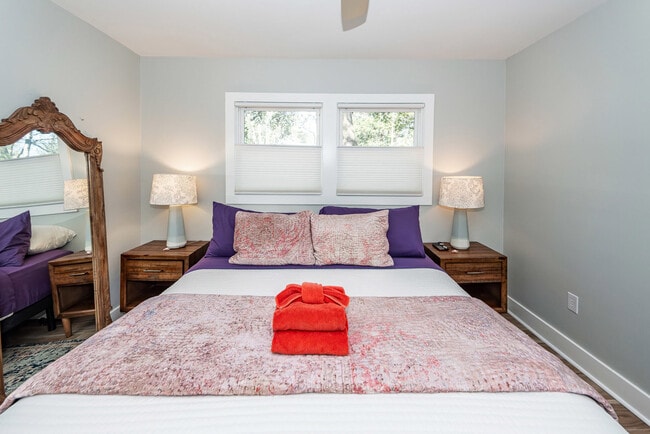 Building Photo - 1511 Larry St