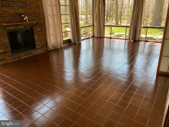 Building Photo - 2556 Vale Ridge Court