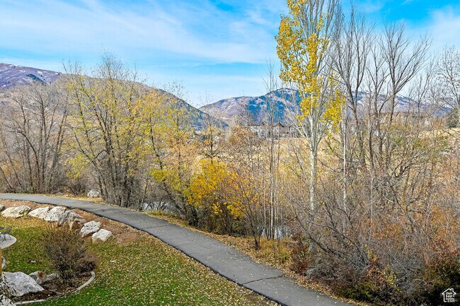 Building Photo - 3521 N Fox Run Dr