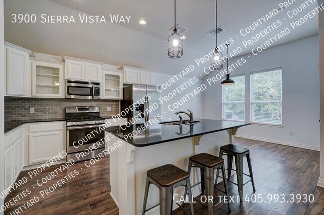 Building Photo - 3900 Sierra Vista Way