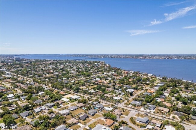 Building Photo - 864 Courtington Ln