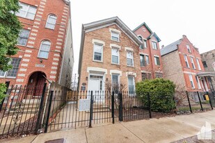 Building Photo - 848 N Wood St