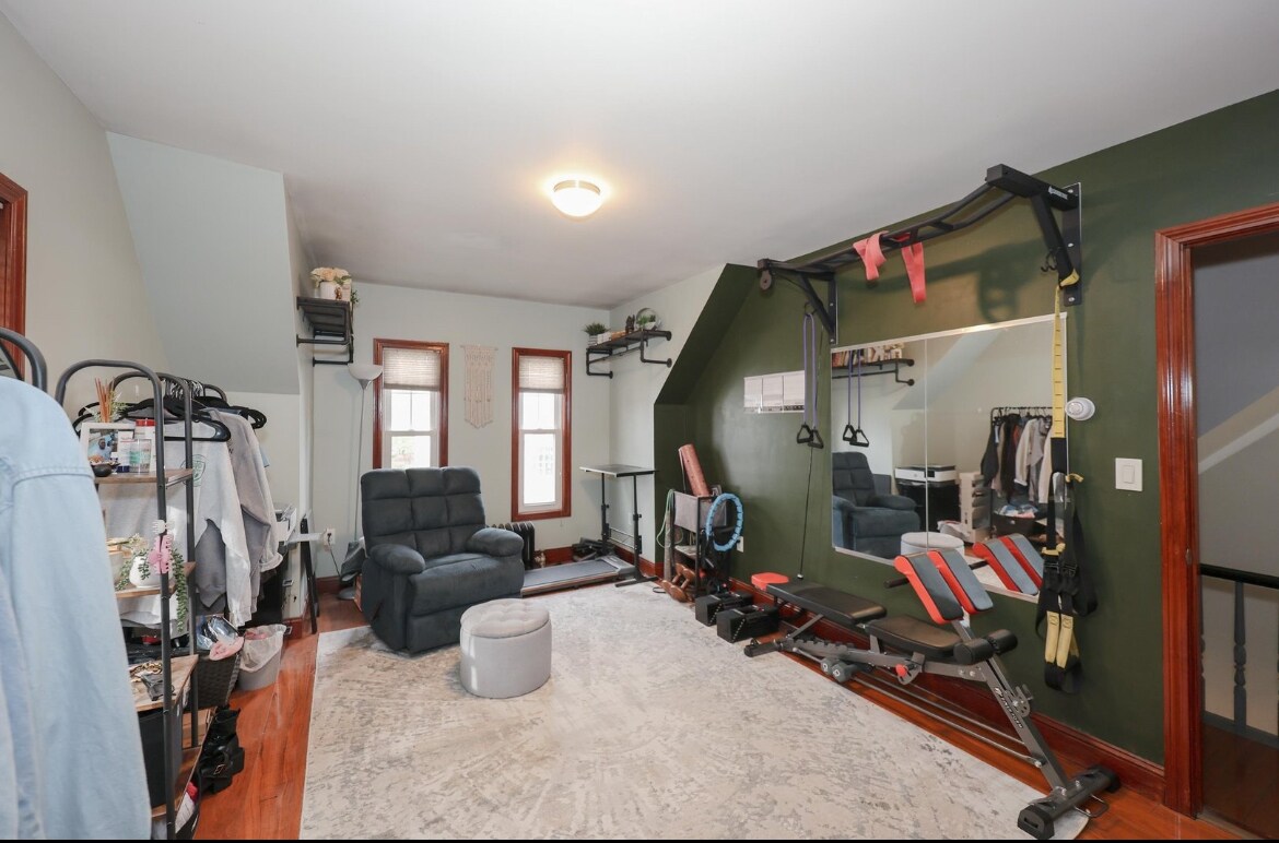 Building Photo - 331 E High St